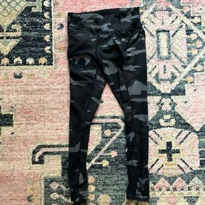 Athleta camo 7/8 leggings